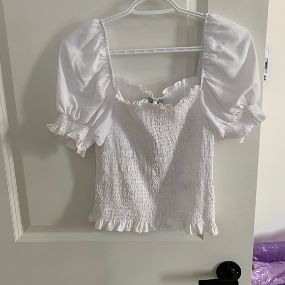 BRAND NEW WHITE TOP ❤️ - Picture 3 of 4